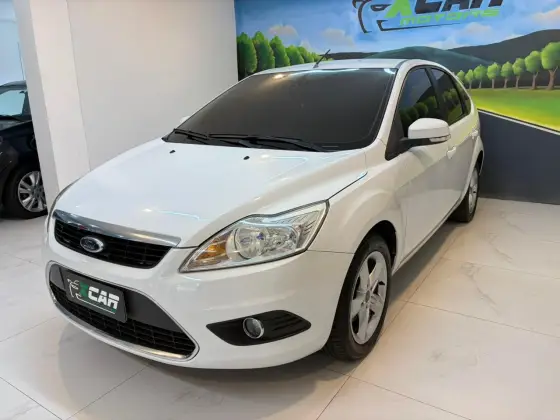 FORD FOCUS 2.0 GLX 16V FLEX 4P AUTOMÁTICO