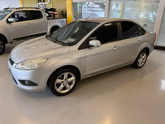 FORD FOCUS 2.0 GLX 16V FLEX 4P MANUAL