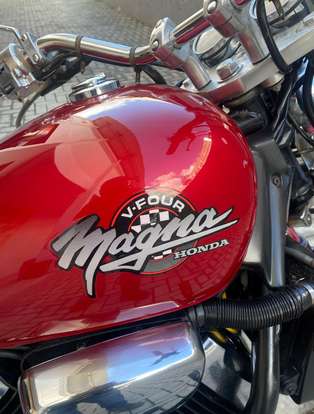 HONDA-750 MAGNA-1994