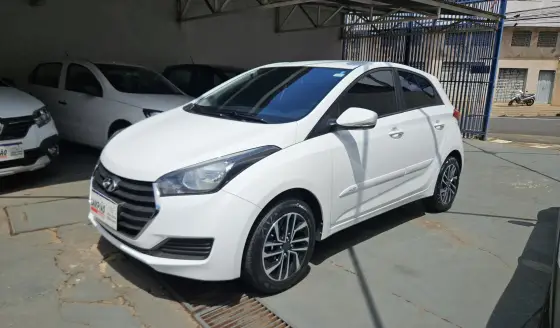 HYUNDAI HB20 1.0 COMFORT PLUS 12V FLEX 4P MANUAL