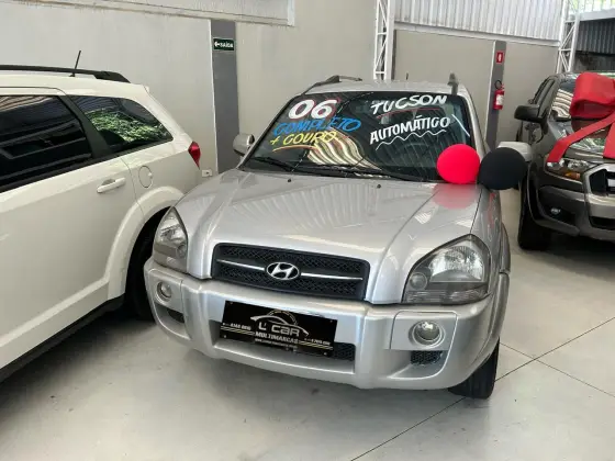 HYUNDAI TUCSON 2.0 MPFI GL 16V 142CV 2WD GASOLINA 4P AUTOMÁTICO