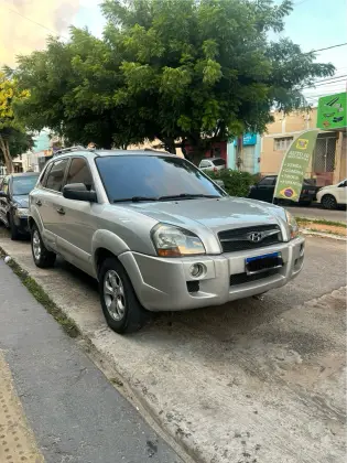HYUNDAI TUCSON 2.0 MPFI GL 16V 142CV 2WD GASOLINA 4P MANUAL
