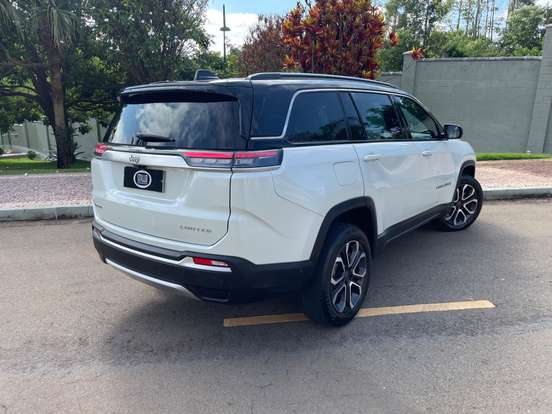 JEEP-COMMANDER-2023