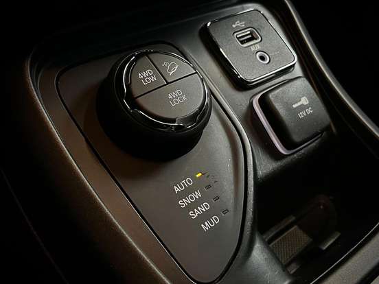 JEEP-COMPASS-2.0 16V DIESEL LONGITUDE 4X4 AUTOMÁTICO JEEP-COMPASS-2017