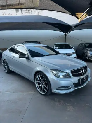 MERCEDES-BENZ C 180 1.8 CGI COUPÉ TURBO 16V GASOLINA 2P AUTOMÁTICO