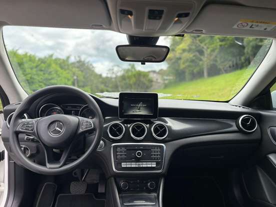 MERCEDES-BENZ-CLA 180-2017