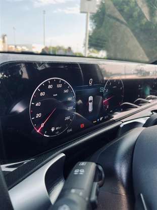 MERCEDES-BENZ-GLB 220-2024