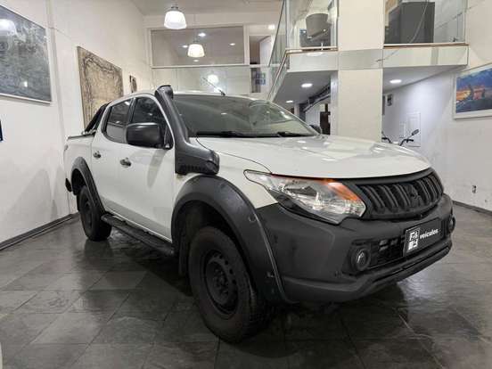 MITSUBISHI-L200 TRITON-2020
