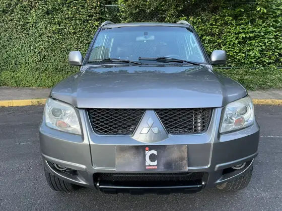 MITSUBISHI PAJERO TR4 2.0 4X2 16V 140CV FLEX 4P MANUAL