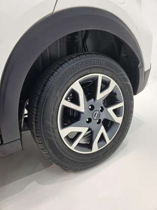 NISSAN-KICKS-2024