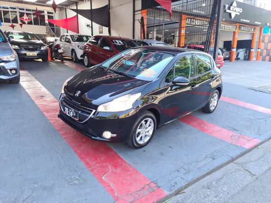 PEUGEOT-208-2013