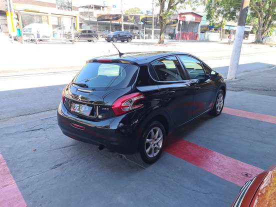 PEUGEOT-208-2013