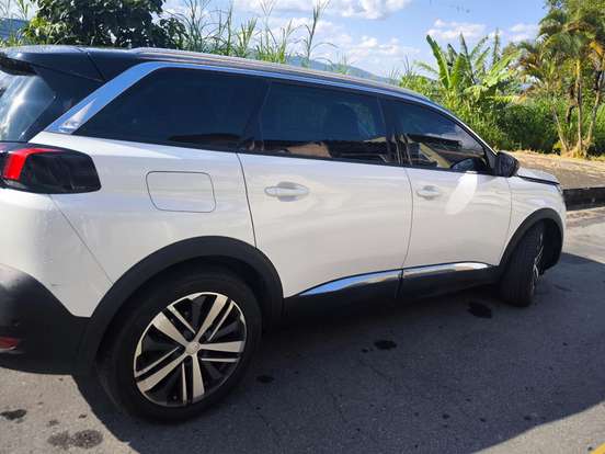 PEUGEOT-5008-1.6 GRIFFE PACK THP 16V GASOLINA 4P AUTOMÁTICO PEUGEOT-5008-2020