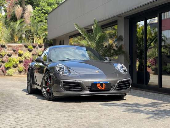 PORSCHE-911-2016
