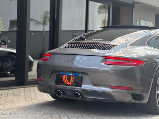 PORSCHE-911-2016