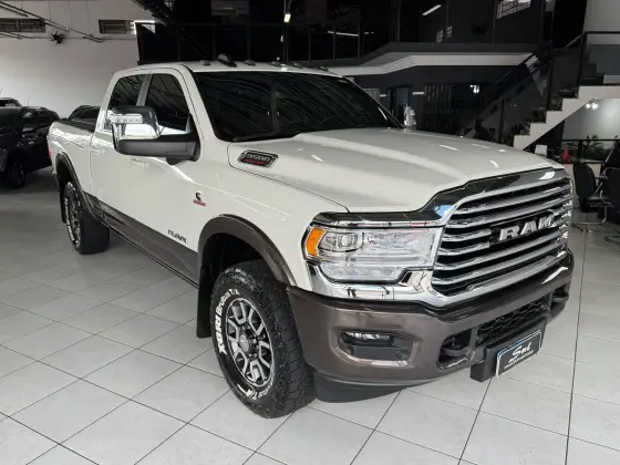 RAM 3500 6.7 I6 TURBO DIESEL LIMITED LONGHORN CD 4X4  AUTOMÁTICO