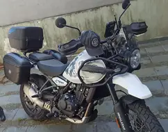 ROYAL ENFIELD HIMALAYAN 450 KAMET WHITE ROYAL ENFIELD HIMALAYAN 450 KAMET WHITE