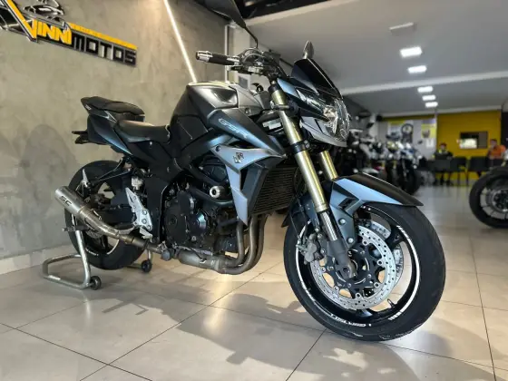 SUZUKI GSR 750 SUZUKI GSR 750