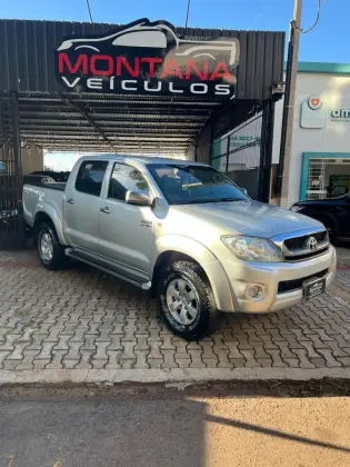TOYOTA HILUX 2.7 SR 4X2 CD 16V GASOLINA 4P MANUAL