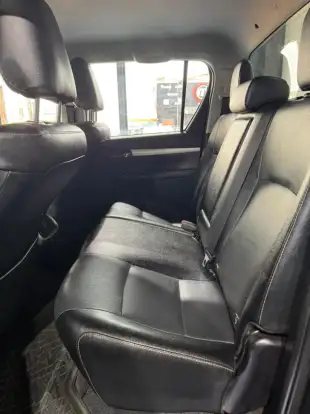 TOYOTA-HILUX-2021