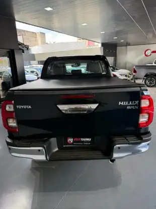 TOYOTA-HILUX-2021