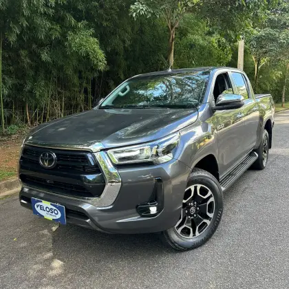 TOYOTA HILUX 2.8 D-4D TURBO DIESEL CD SRX 4X4 AUTOMÁTICO