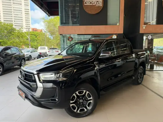 TOYOTA HILUX 2.8 D-4D TURBO DIESEL CD SRX 4X4 AUTOMÁTICO