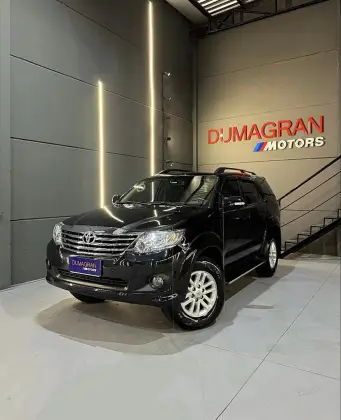 TOYOTA HILUX SW4 2.7 SR 4X2 16V FLEX 4P AUTOMÁTICO TOYOTA HILUX SW4 2.7 SR 4X2 16V FLEX 4P AUTOMÁTICO