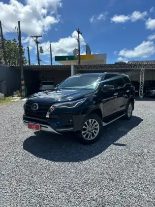 TOYOTA HILUX SW4 2.8 D-4D TURBO DIESEL SRX 7L 4X4 AUTOMÁTICO