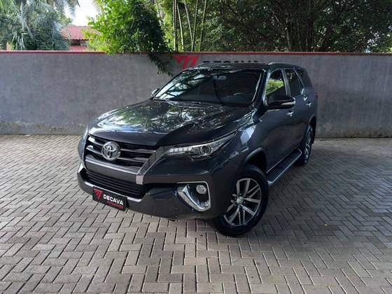 TOYOTA HILUX SW4 2.8 SRX 4X4 16V TURBO INTERCOOLER DIESEL 4P AUTOMÁTICO