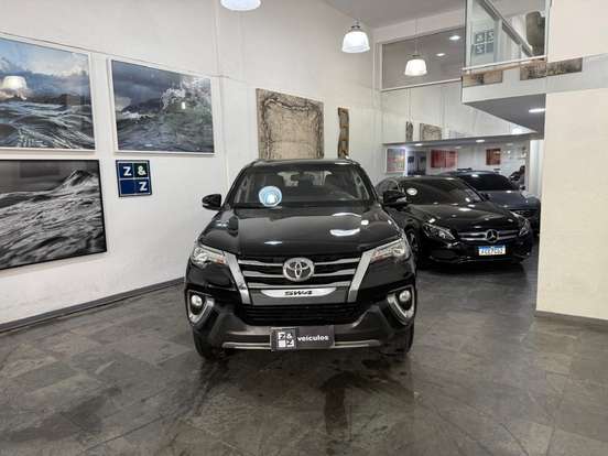TOYOTA-HILUX SW4-2016
