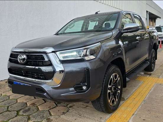 TOYOTA-HILUX-2.8 D-4D TURBO DIESEL CD SRX 4X4 AUTOMÁTICO TOYOTA-HILUX-2025