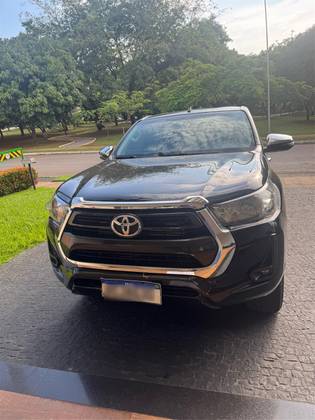 TOYOTA HILUX 2.8 D-4D TURBO DIESEL CD SRV 4X4 AUTOMÁTICO