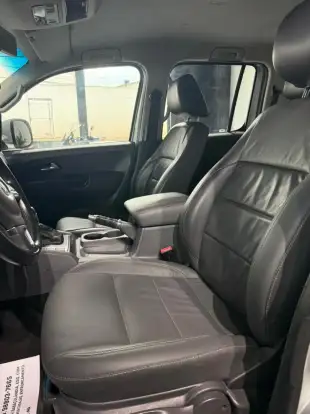 VOLKSWAGEN-AMAROK-2014