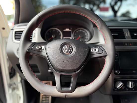 VOLKSWAGEN-FOX-1.6 MSI TOTAL FLEX CONNECT 4P MANUAL VOLKSWAGEN-FOX-2021