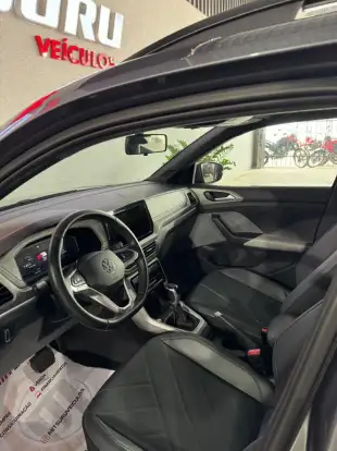 VOLKSWAGEN-T-CROSS-2025