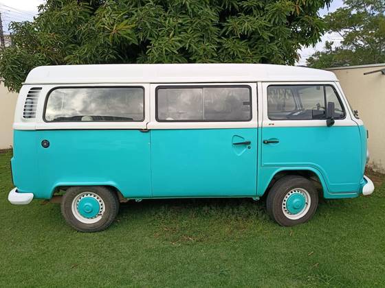 VOLKSWAGEN KOMBI 1.4 MI STD 8V FLEX 4P MANUAL