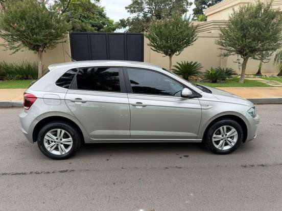 VOLKSWAGEN-POLO-2018