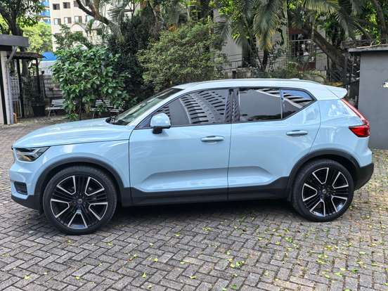 VOLVO-XC40-2.0 T5 GASOLINA MOMENTUM AWD GEARTRONIC VOLVO-XC40-2019