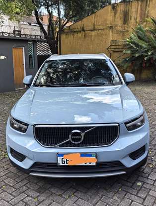 VOLVO-XC40-2019