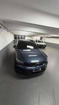 VOLVO-XC40-2021