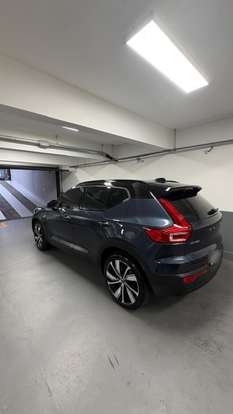 VOLVO-XC40-2021