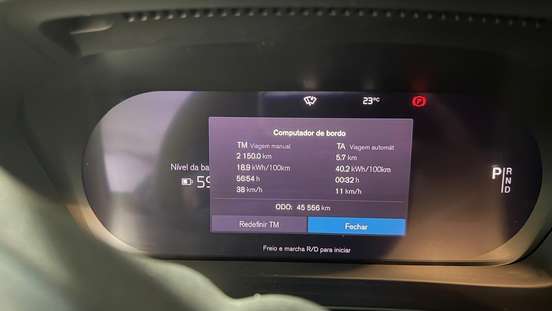 VOLVO-XC40-2021