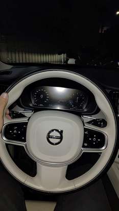 VOLVO-XC60-2018