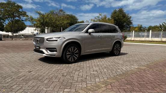 VOLVO-XC90-2022