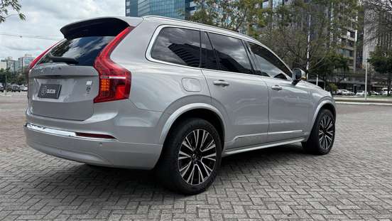 VOLVO-XC90-2022