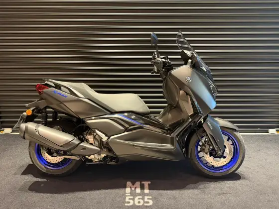 YAMAHA XMAX 300 CONNECTED ABS YAMAHA XMAX 300 CONNECTED ABS
