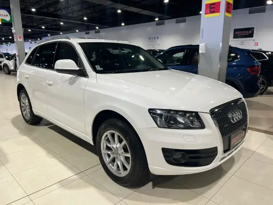 AUDI Q5 2.0 TFSI AMBIENTE 16V 211CV GASOLINA 4P AUTOMÁTICO