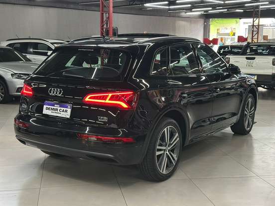 AUDI-Q5-2017