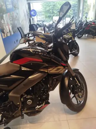 BAJAJ-DOMINAR NS200-2026